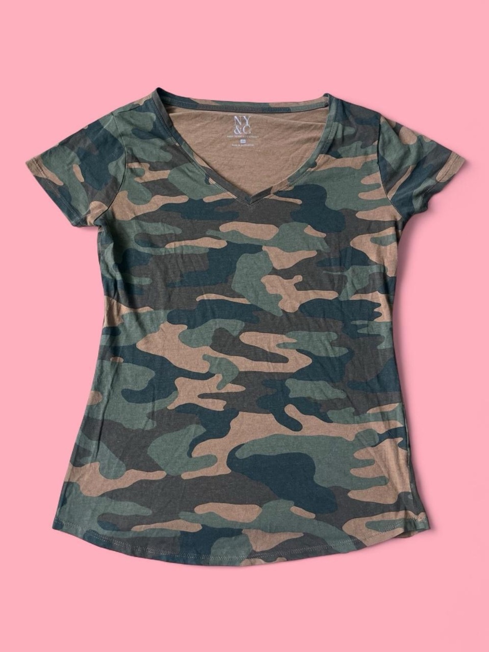 New York & Company Camouflage V‑Neck Tee in Green and Brown